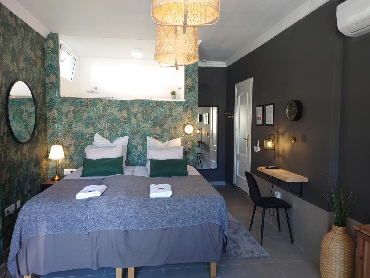 Carmen Rooms -- Boutique B&B By The Sea نيرخا المظهر الخارجي الصورة